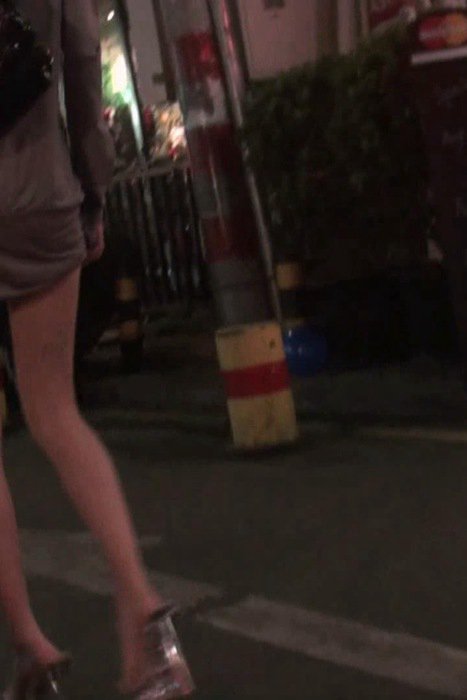 [街拍视频]00156凉爽夏日性感长腿美女逛夜市
